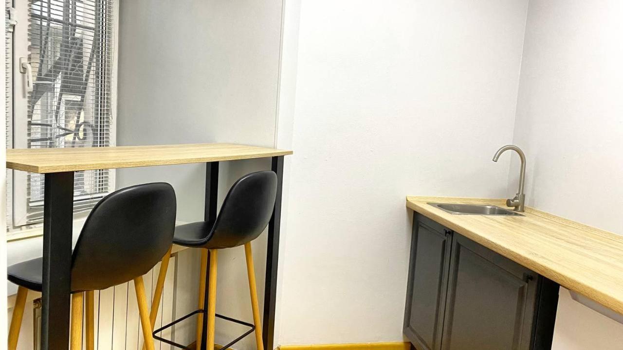Uneed Rooms M1 Kiev Bagian luar foto